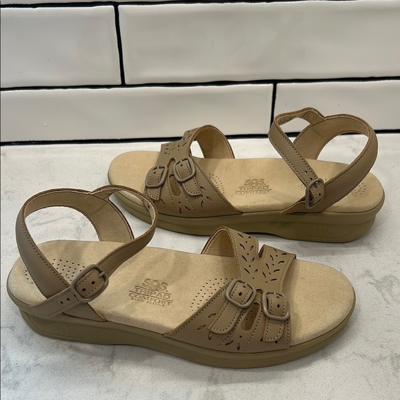 SAS Duo Natural Tan Sandals with Cushioned Footbed and Adjustable Straps 6W - Picture 4 of 16